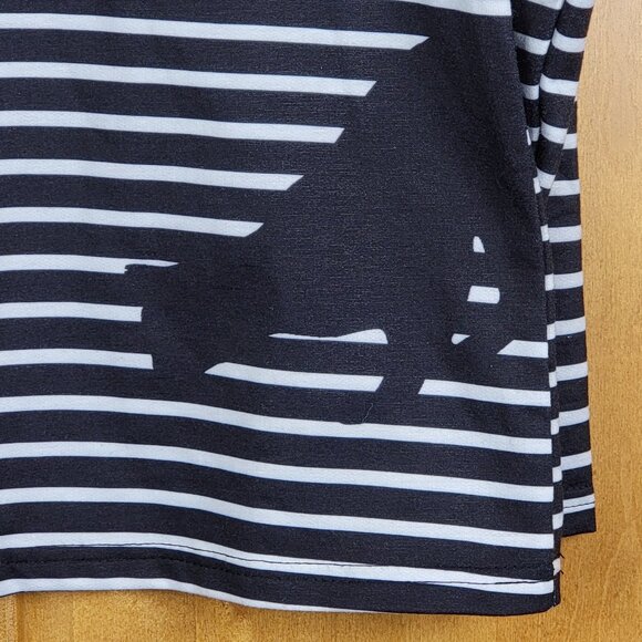 MissLook Black and White Long Sleeved Cat Peeking From Blinds Tee - L - Picture 3 of 4